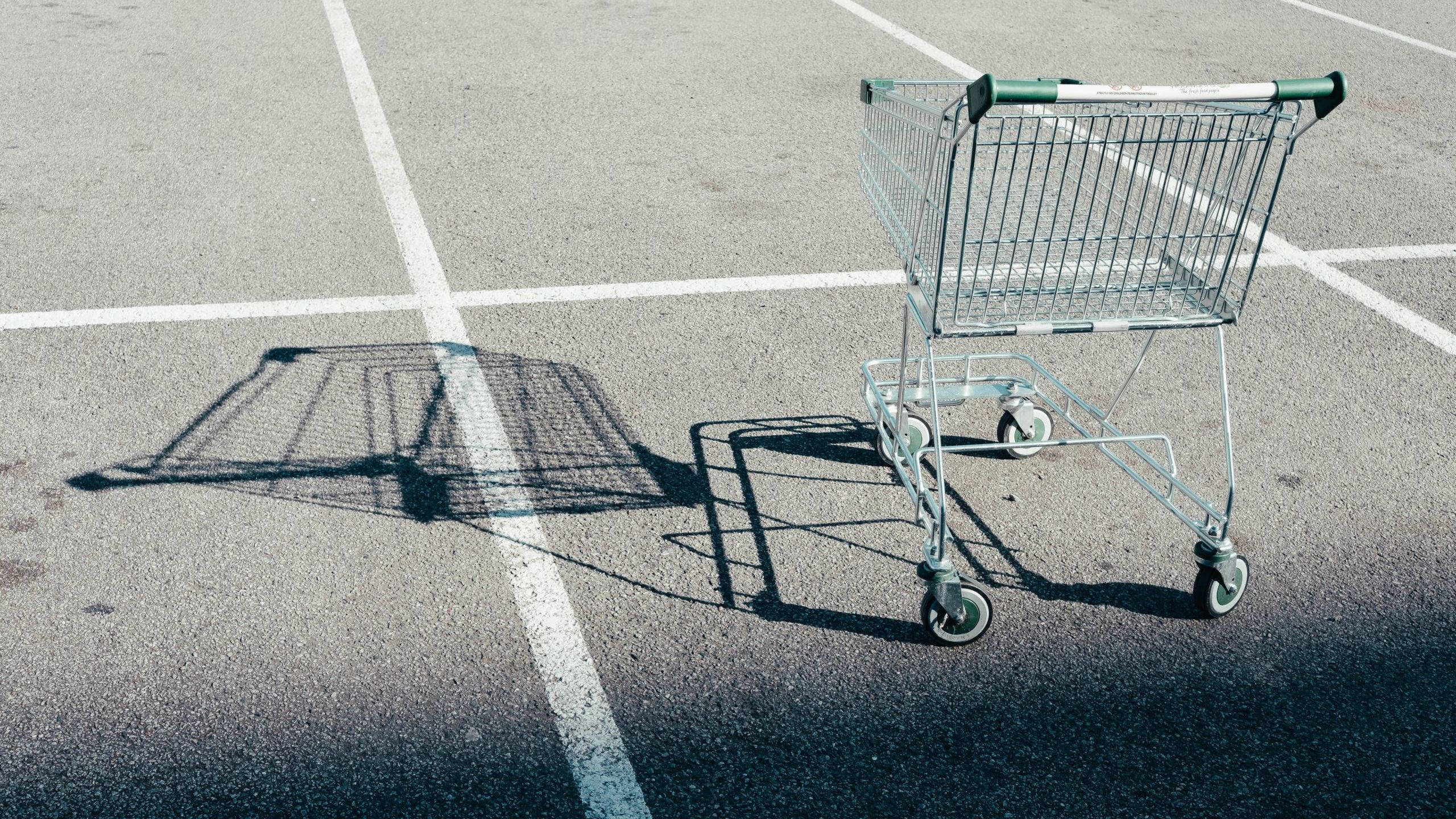 Cart depicting Instacarts grocery shopping option.